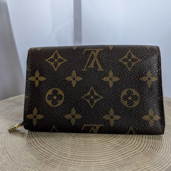 LOUIS VUITTON Monogram Porte-Monnaie Tresor Wallet - Picture 3 of 9